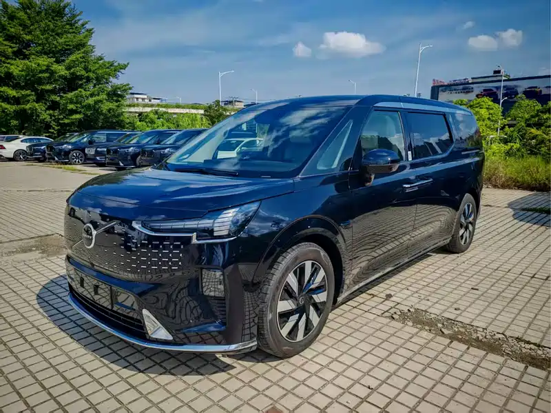 2025款沃尔沃EM90二手车经典豪华简约高级尊享价608万